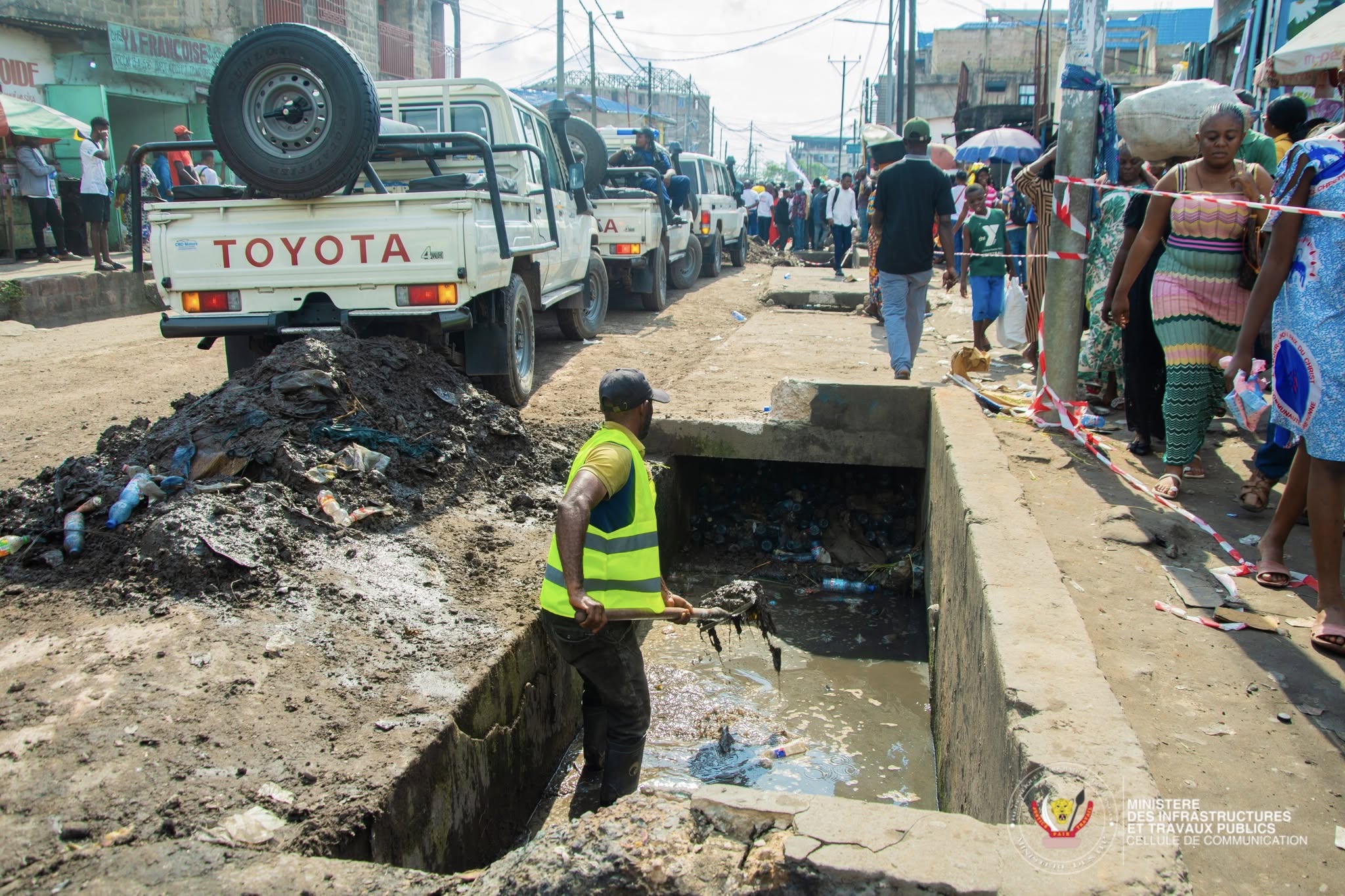 Kinshasa : Lancement des travaux d'urgence sur plusieurs routes de la capitale congolaise